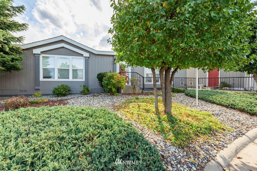 Property Photo: 1601 Fairview Avenue 53 WA 98801
