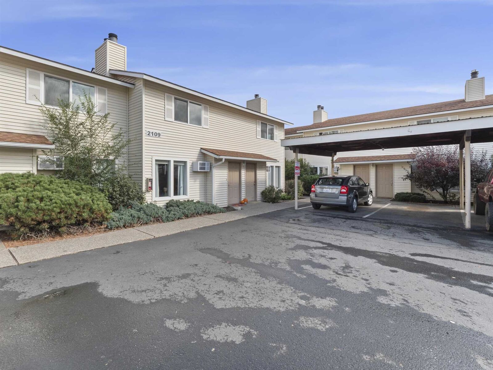 Property Photo: 2109 N Houk Rd 2 WA 99216