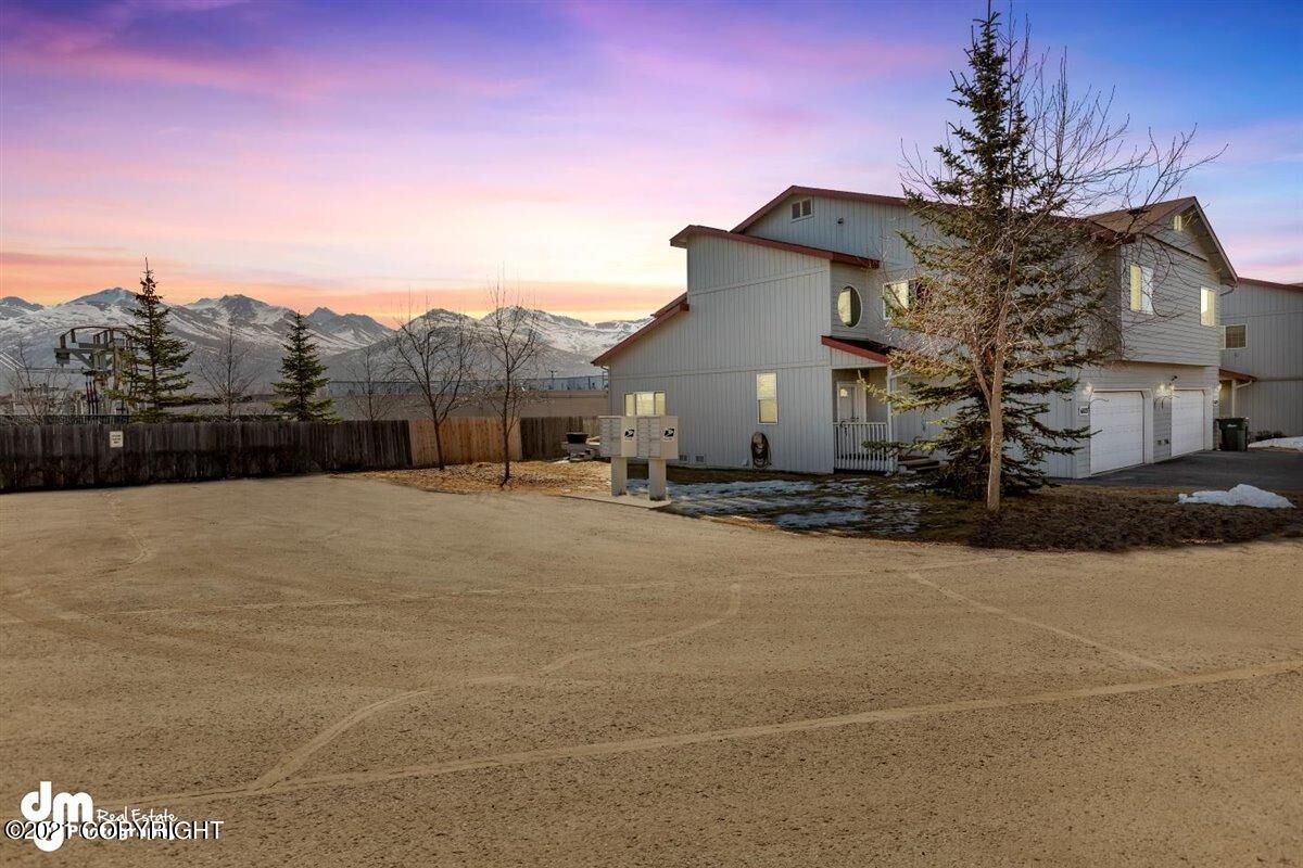 Property Photo: 6827 E Tudor Road AK 99507