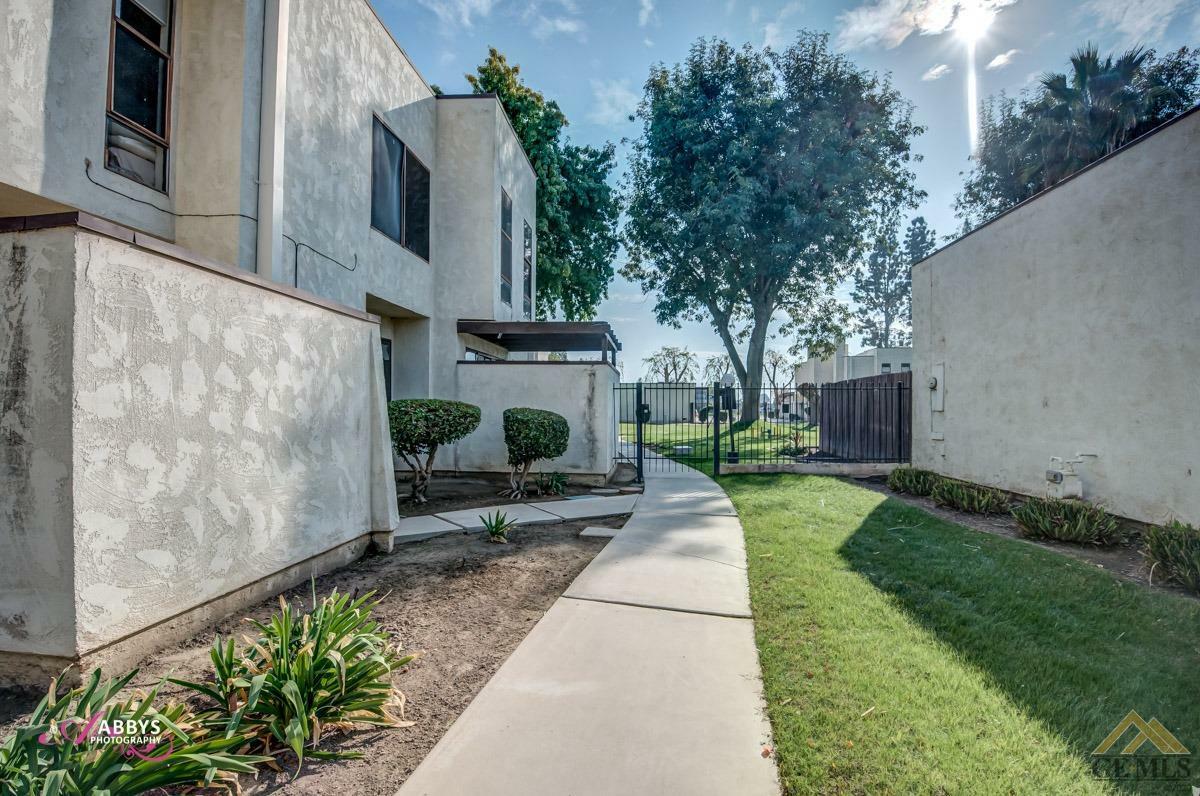 Property Photo:  1331 Aquarius Court  CA 93309 