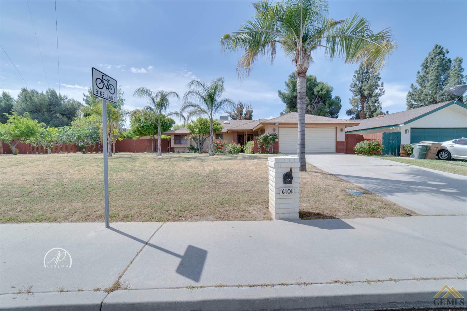 Property Photo:  6101 Panorama Drive  CA 93306 