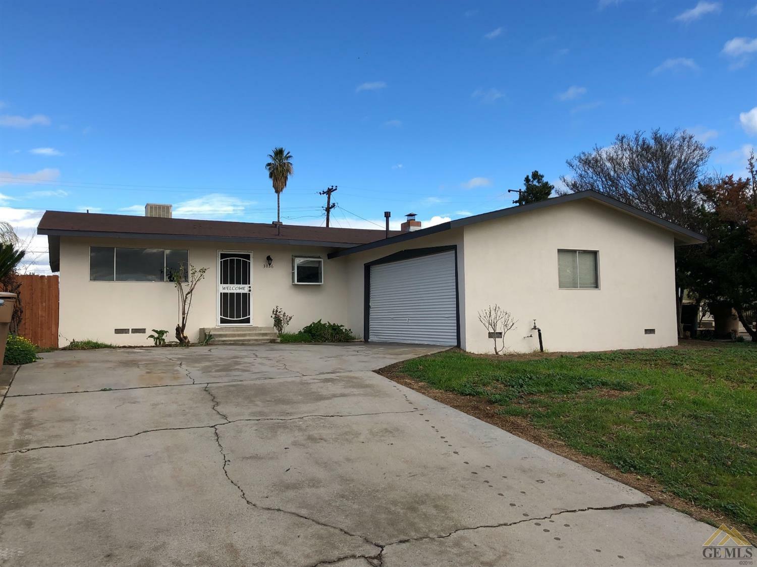 Property Photo:  3136 Center Street  CA 93306 