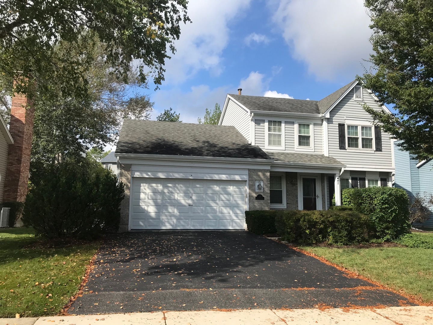 Property Photo: 325 Bingham Circle IL 60060