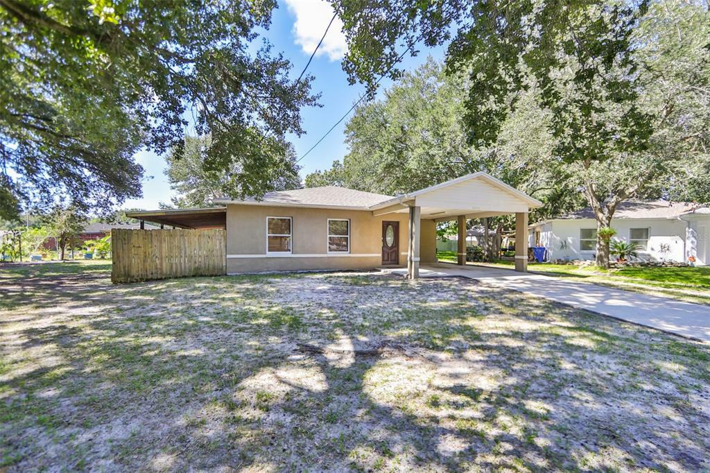 Property Photo:  1508 Fish Fin Court  FL 33619 