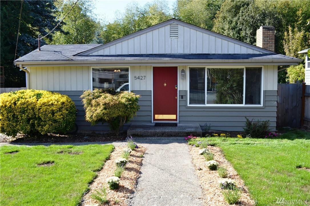 Property Photo:  5427 26th Ave SW  WA 98106 