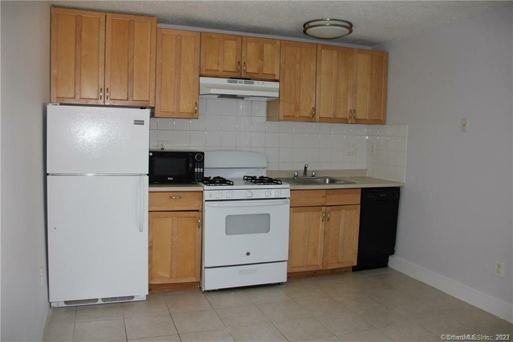 Property Photo:  22 Glenbrook Road 415  CT 06902 