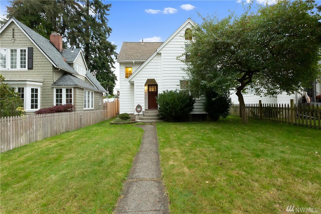 Property Photo: 1908 Gregory Wy WA 98337