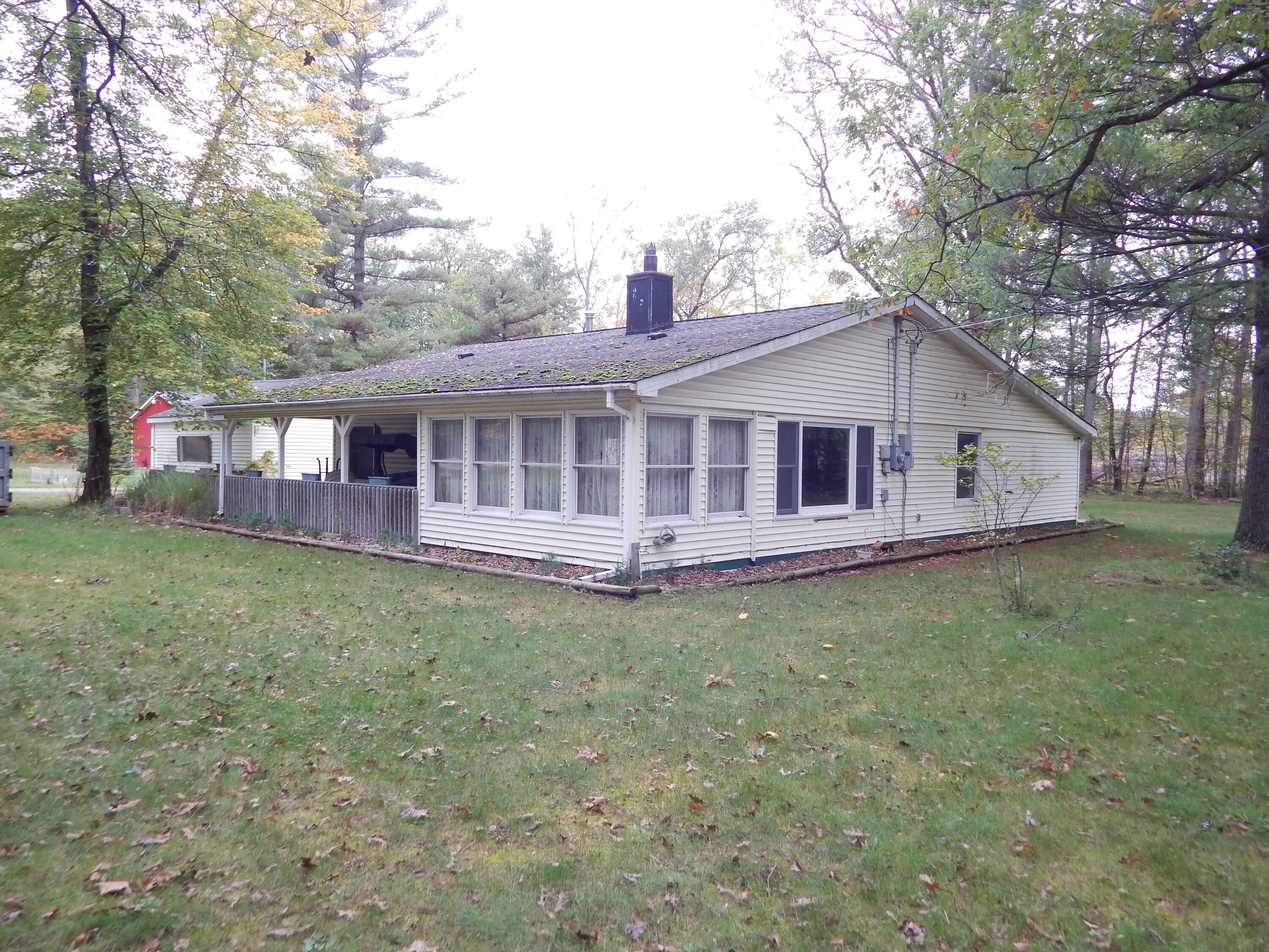 Property Photo:  703 E 88th Street  MI 49337 