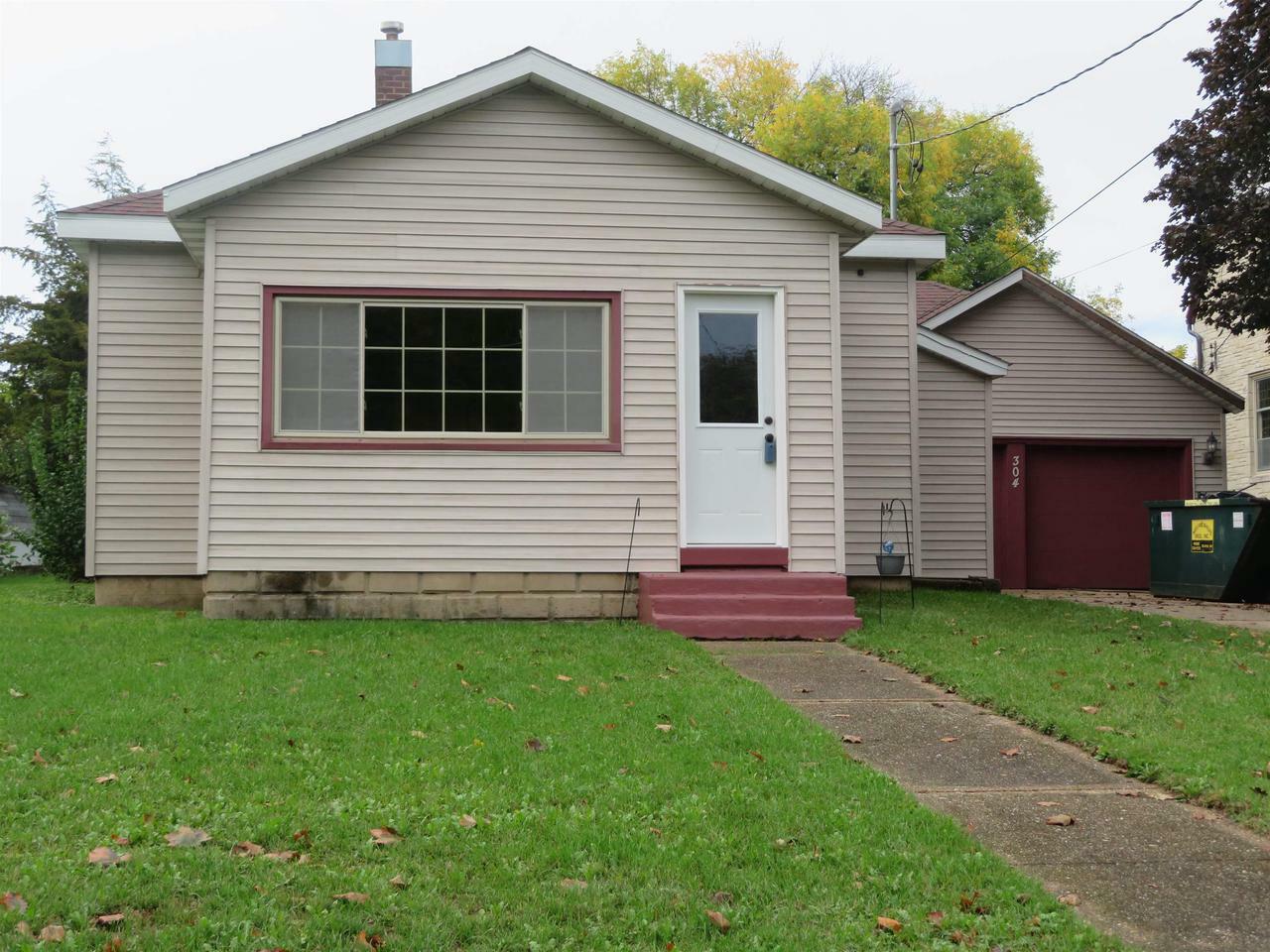 Property Photo:  304 High St  WI 53525 