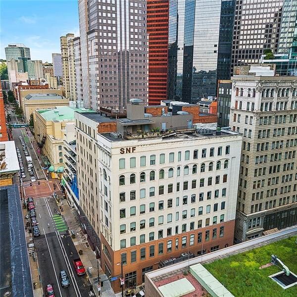 Property Photo:  11 5th Ave 602  PA 15212