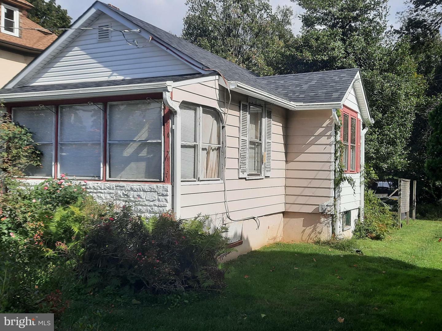 Property Photo:  237 N Pine Street  PA 19047 