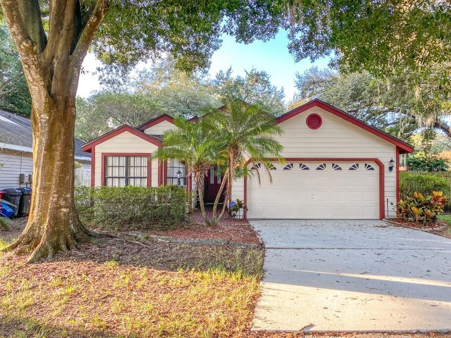 Property Photo:  1477 Walden Oaks Place  FL 33563 
