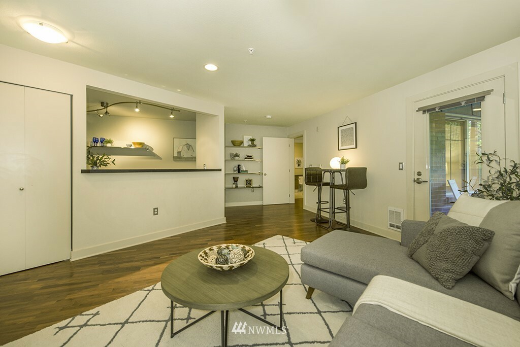 Property Photo:  700 E Denny Way 210  WA 98122 