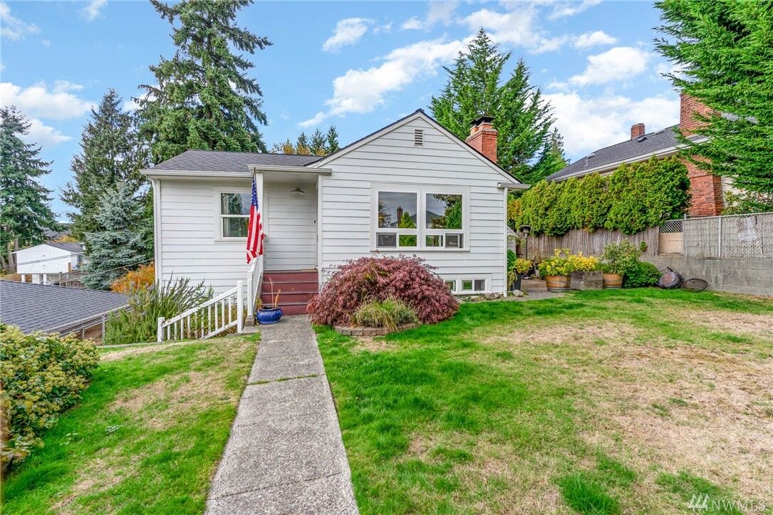 Property Photo:  4141 40th Ave SW  WA 98116 