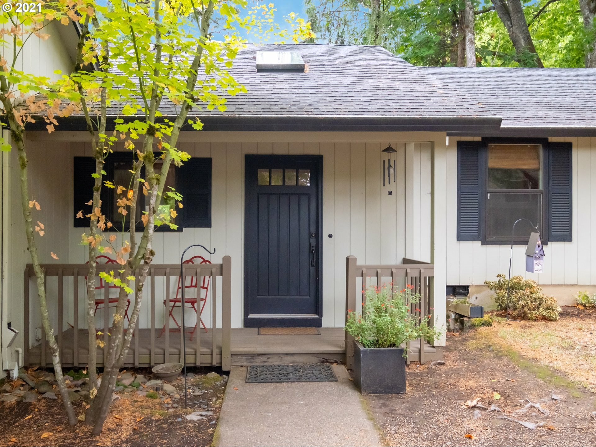 Property Photo: 16989 Tualatin St OR 97035