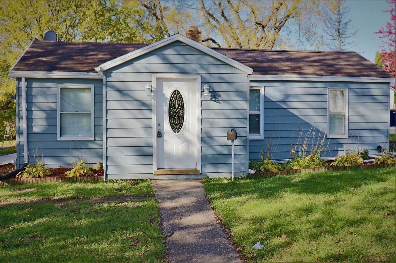 Property Photo:  541 Williams St  WI 53545 