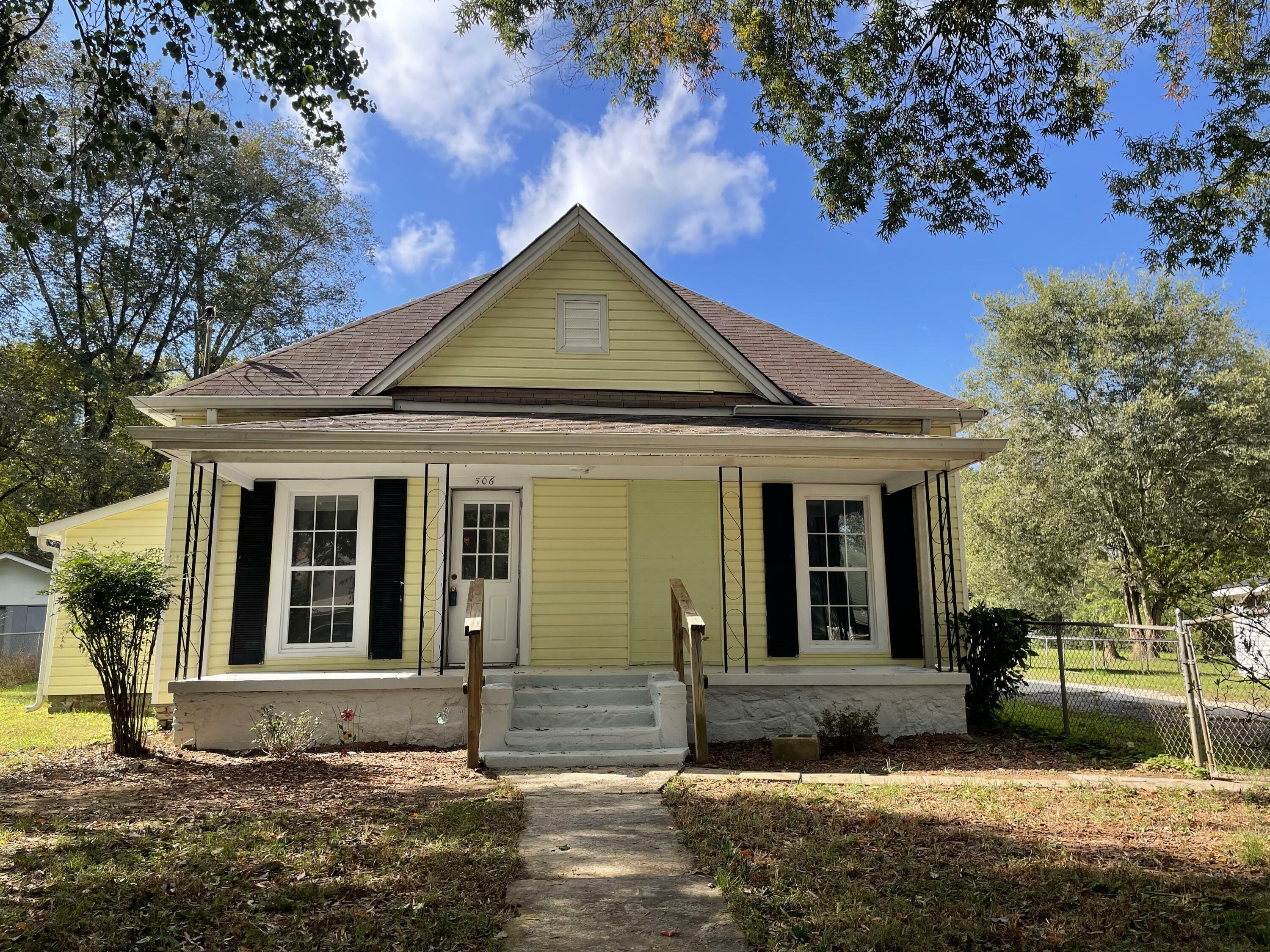 Property Photo:  506 Daugherty St  GA 30728 