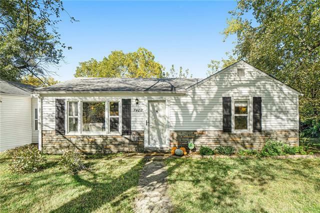 Property Photo:  7402 Barnes Drive  KS 66109 