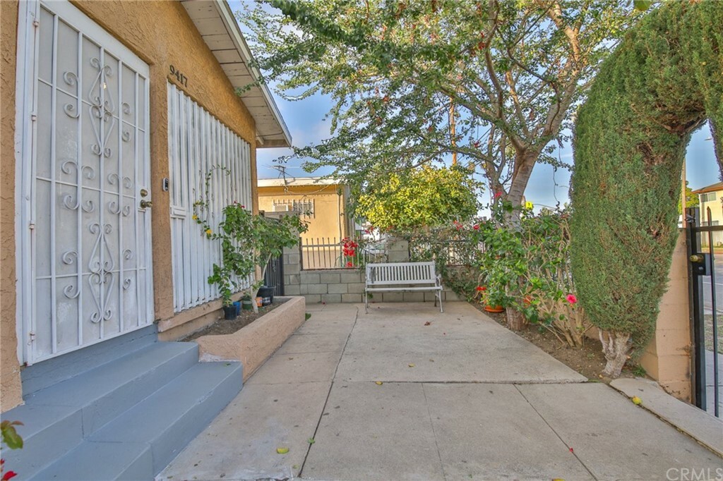 Property Photo:  9417 S Figueroa Street  CA 90003 