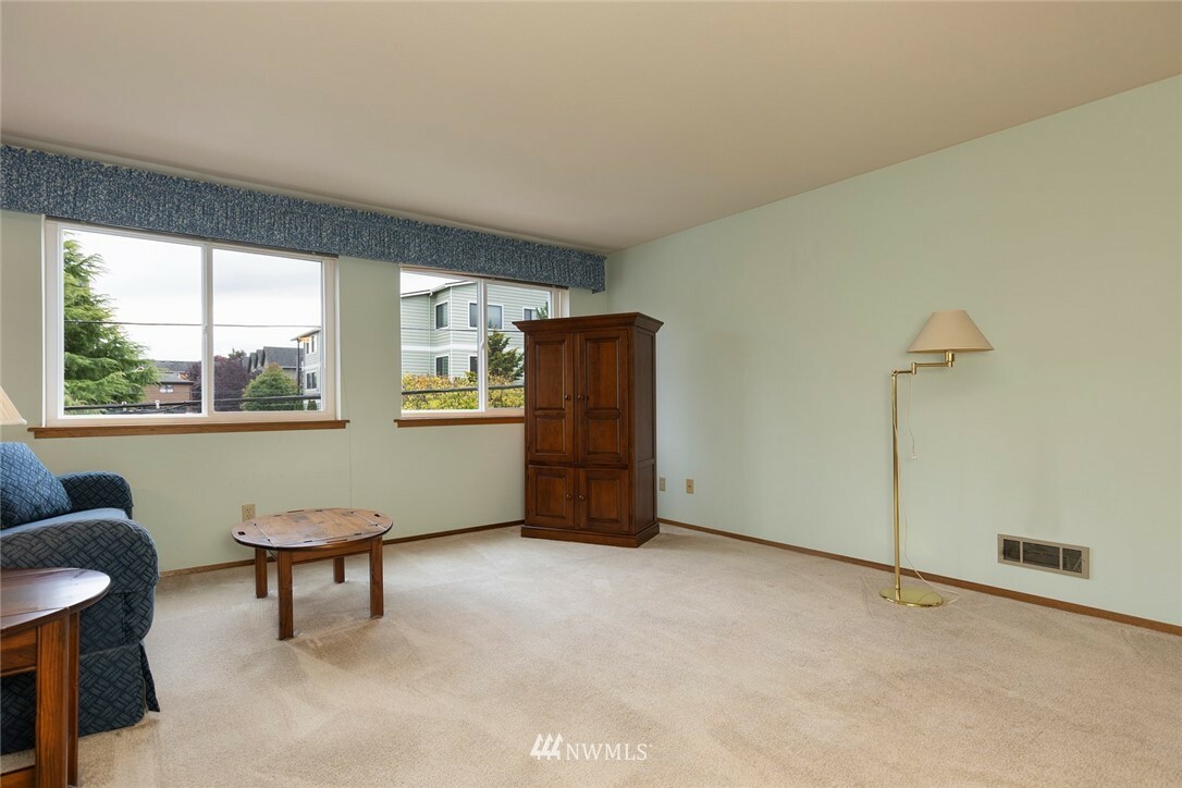 Property Photo:  734 N 94th Street 4  WA 98103 