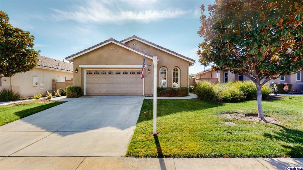 Property Photo:  28037 Oakhaven Lane  CA 92584 