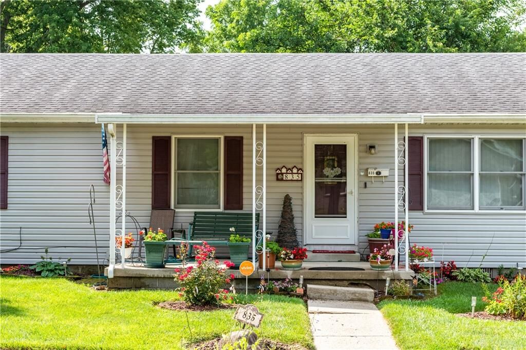 Property Photo: 835 E Market Street OH 45385