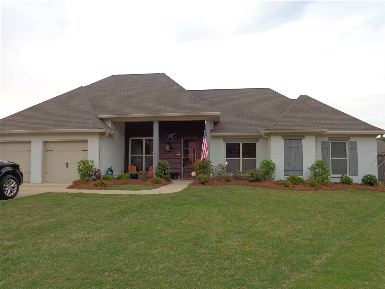 Property Photo:  1109 Belle Oak Row  MS 39042 