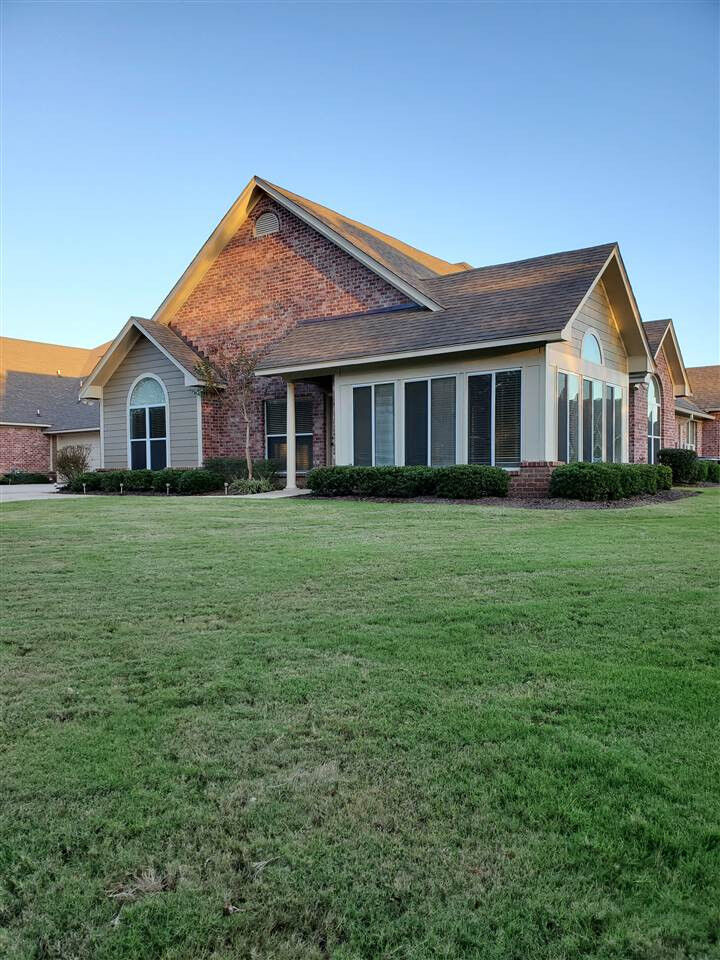 Property Photo: 720 Sweetwater Drive MS 39208
