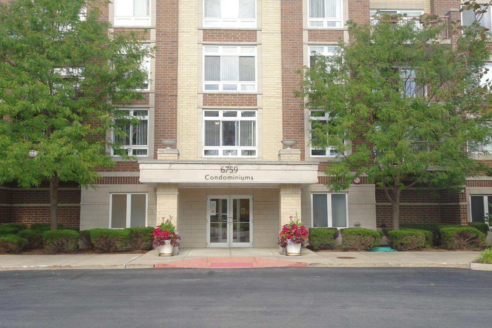 Property Photo: 6759 W Forest Preserve Avenue 201 IL 60634