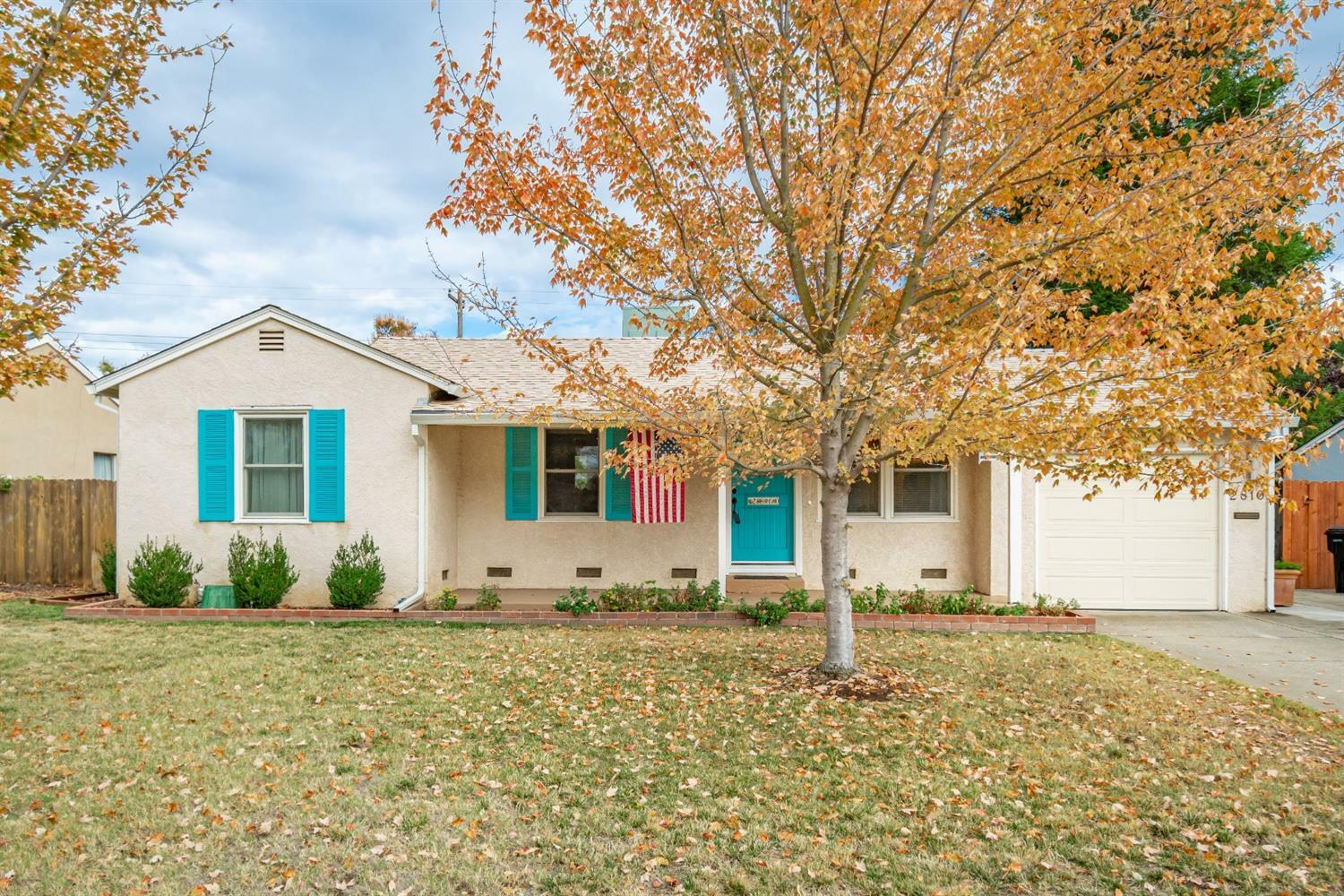 Property Photo: 2810 Herbert Way CA 95821