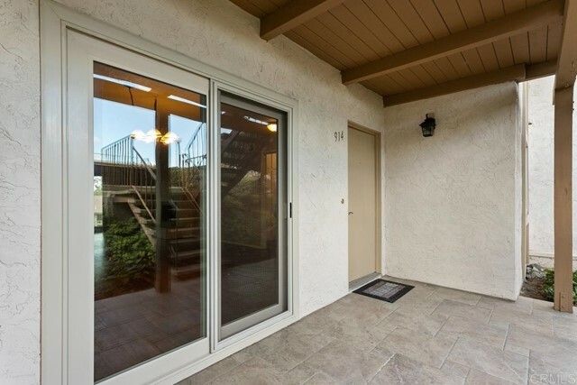 Property Photo:  914 Knoll Vista Dr  CA 92078 