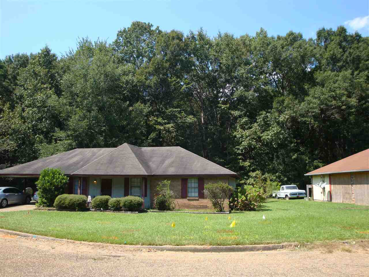 Property Photo: 3945 Lost Lake Circle MS 39212