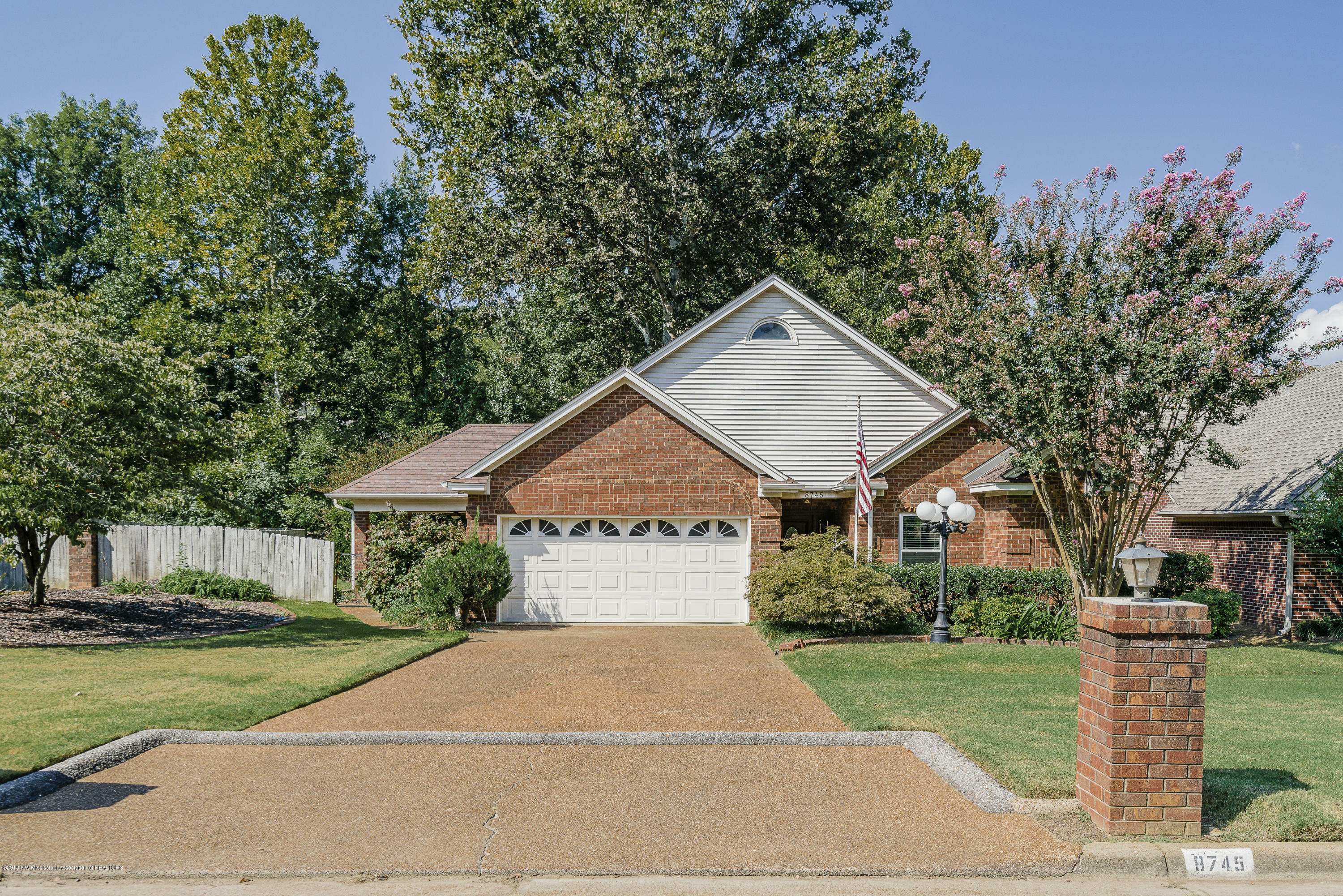 Property Photo: 8745 E Carriage Drive MS 38671