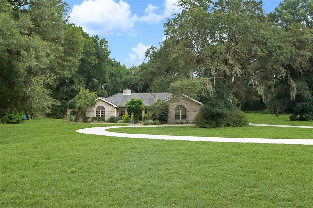 Property Photo: 2555 Country Squire Lane FL 32720