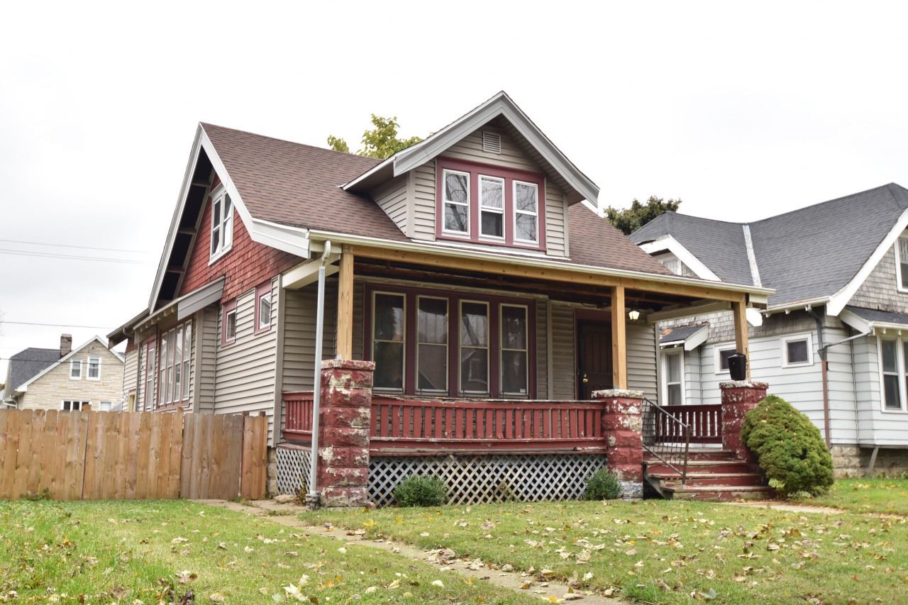 Property Photo:  3021 N 36th St  WI 53210 