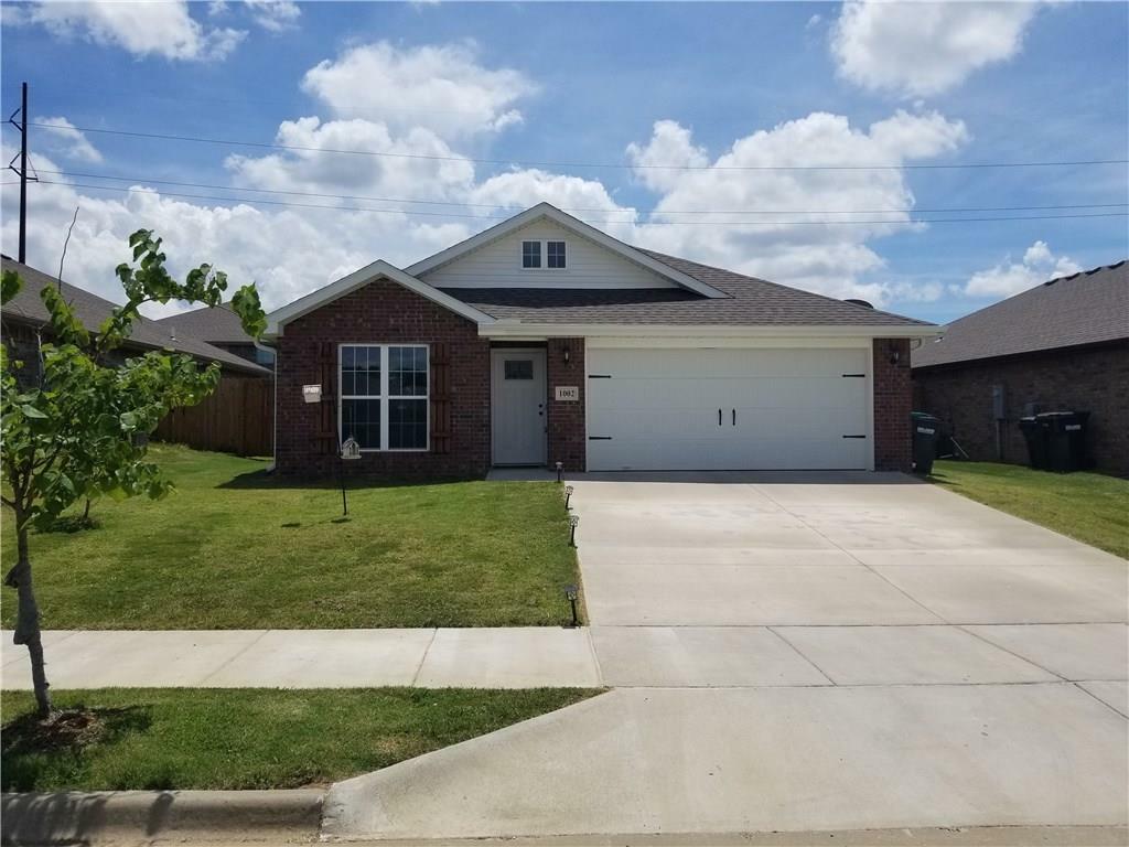 Property Photo:  1002 E Sumac Street  AR 72756 