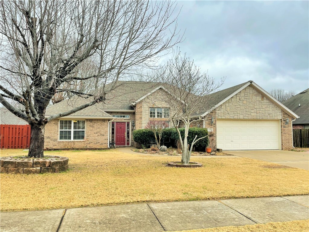 Property Photo:  680 Chateau Avenue  AR 72764 