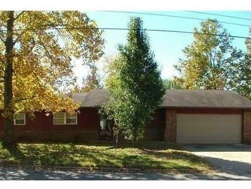 Property Photo:  908 SE 10th Street  AR 72712 