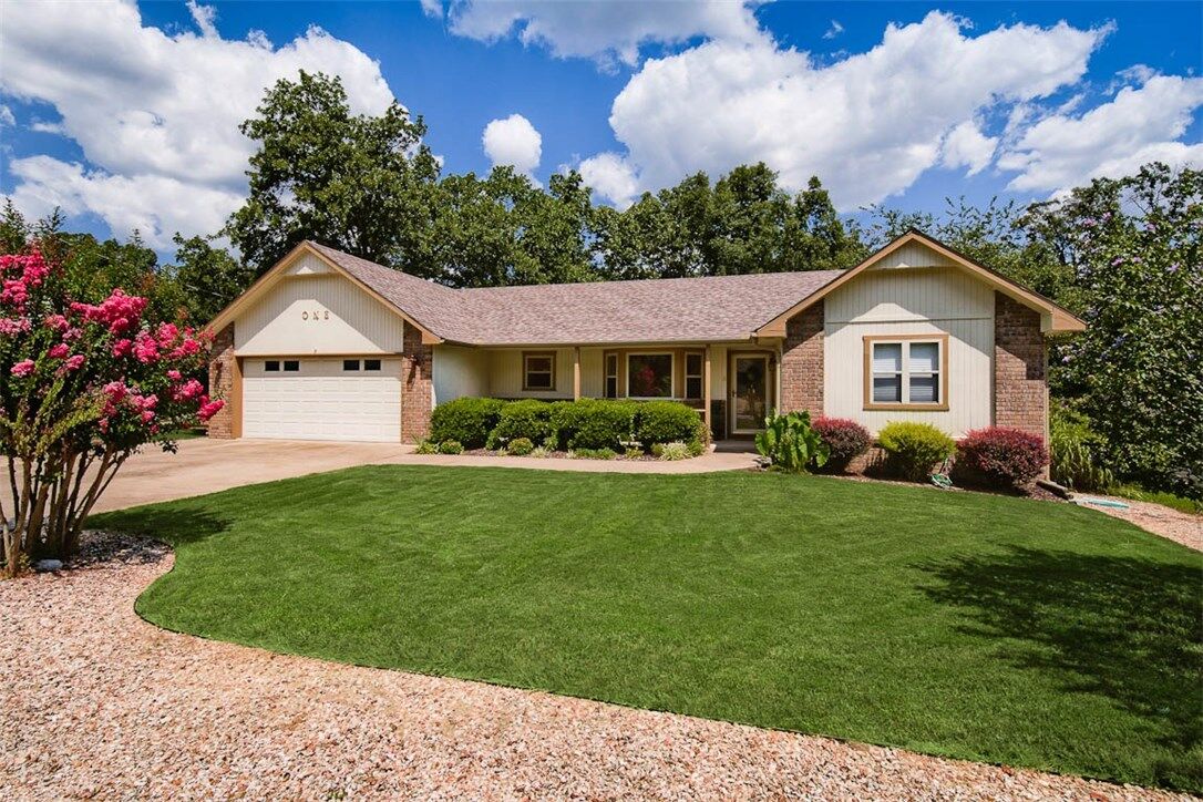 Property Photo:  1 Merritt Circle  AR 72714 