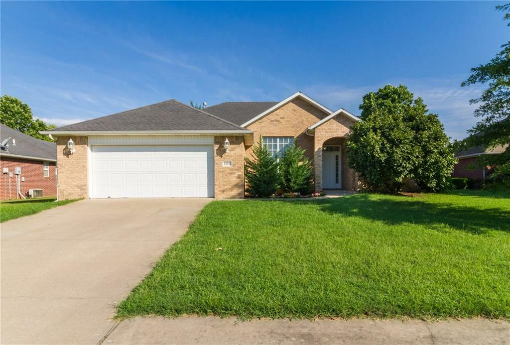 Property Photo: 1804 SW Pine Avenue AR 72712