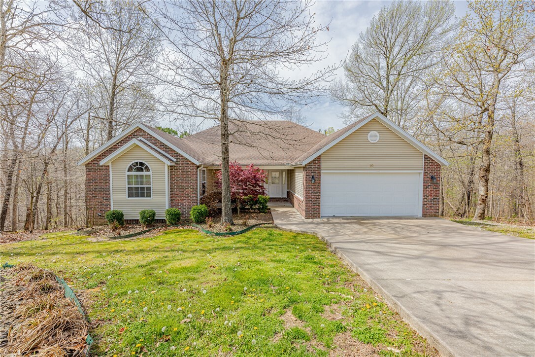 Property Photo:  10 Salisbury Circle  AR 72714 