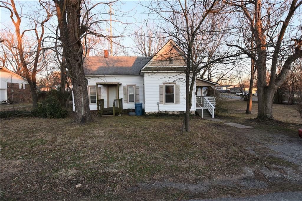 Property Photo:  302 NE Akron Street  AR 72736 