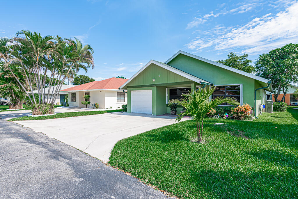 Property Photo: 1418 Pines Lane FL 33415