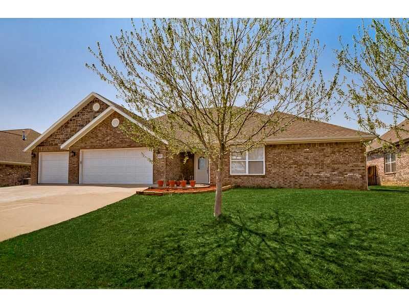 Property Photo: 1201 Clydesdale Drive AR 72719