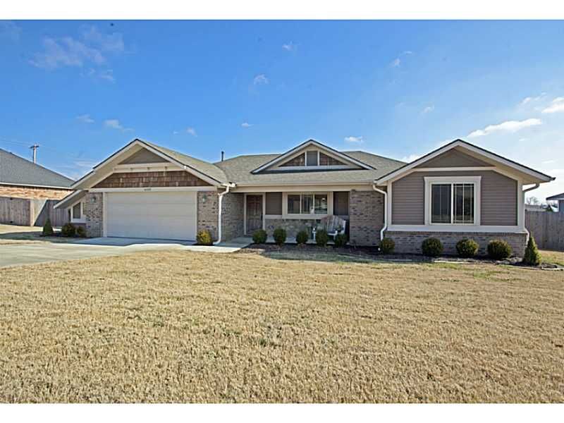 Property Photo:  6103 SW Osage Street  AR 72712 