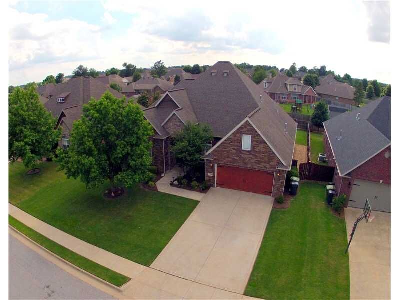 Property Photo: 5704 S Chanberry Lane AR 72758