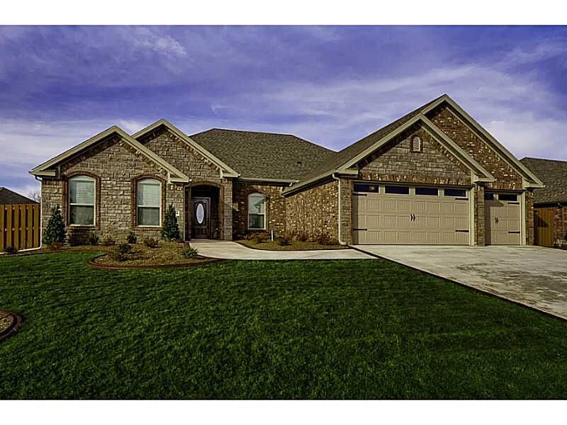Property Photo:  2504 SW Calm Ridge Road  AR 72712 