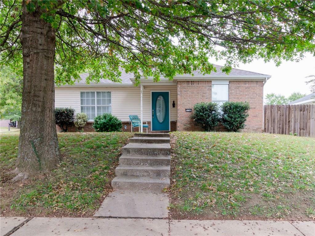 Property Photo:  5748 Fountain Street  AR 72704 