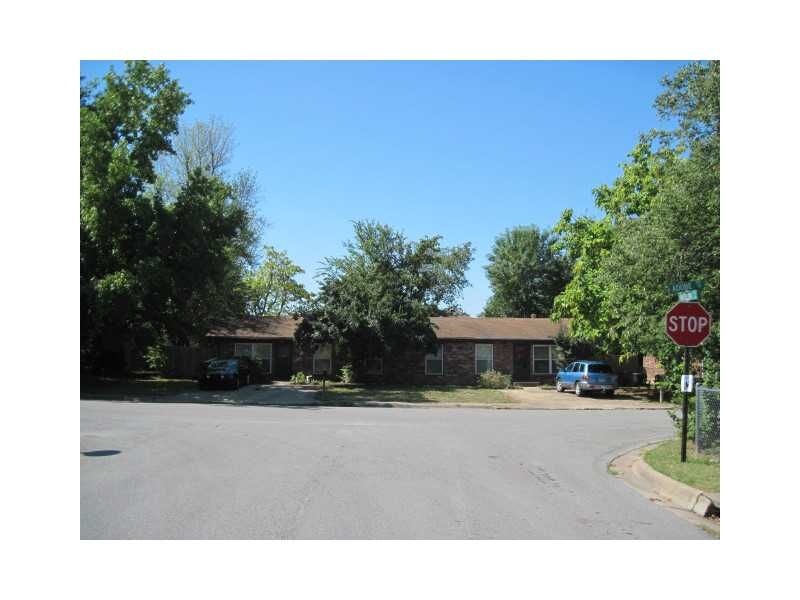 Property Photo: 215-217 E Adobe Street AR 72703