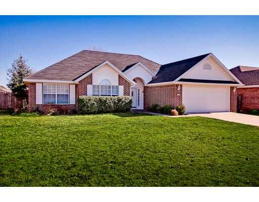 Property Photo:  2925 Ouray Street  AR 72764 